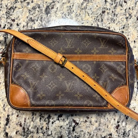 LV Trocadero 24 - Picture 1 of 14